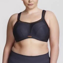 Plus Size Underwire Sports Bra Black